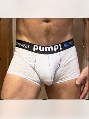 Pump white mesh trunks, large.